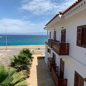 Casa Evora - Luxury And Front Pensión Cidade do Maio