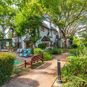 Hedge House Guest house